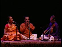 Extase et transe : nuit indienne. Chant dévotionnel carnatique | Bombay Jayashri Ramnath