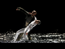 Saburo Teshigawara - Rihoko Sato. Pierrot Lunaire - Lost in Dance. Salomé Haller - Solistes de l'Ensemble intercontemporain. Berg, Schönberg | Arnold Schönberg